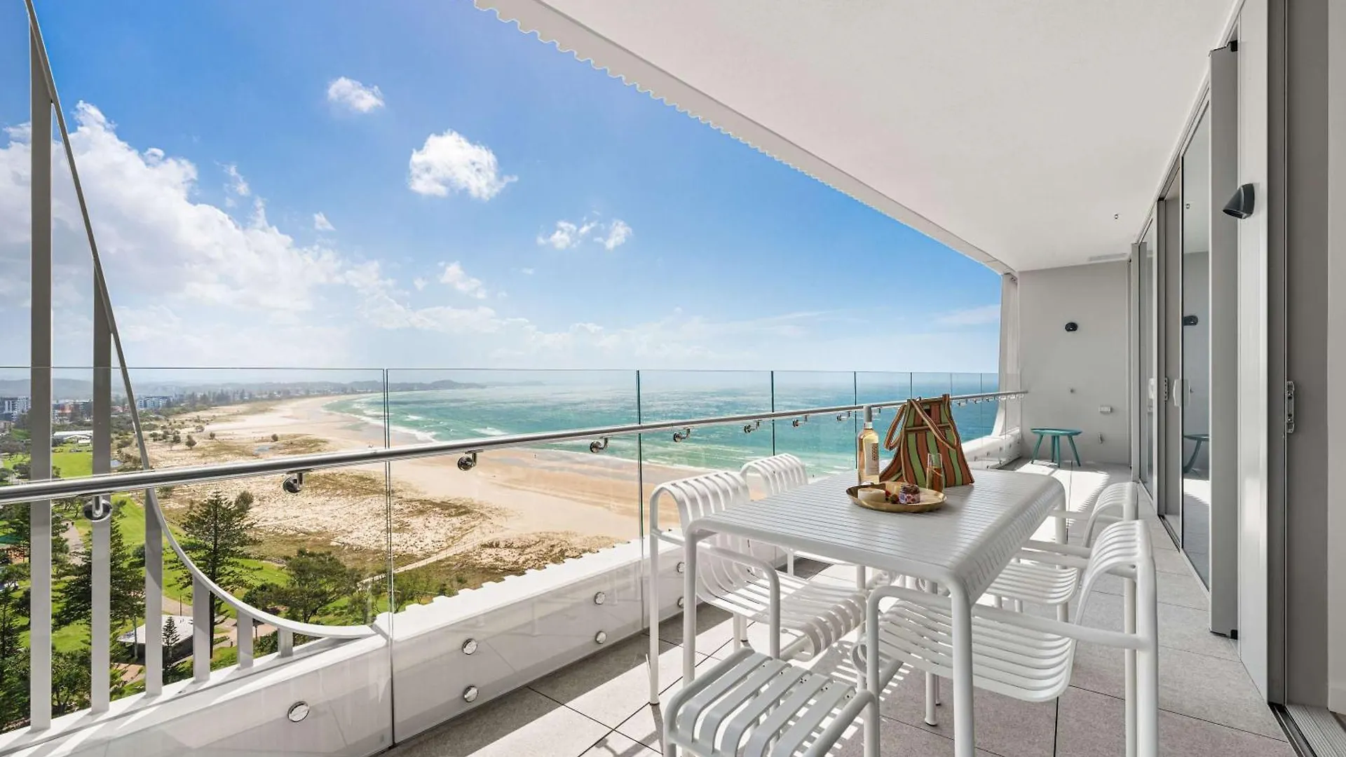 Solara At Kirra Daire Gold Coast